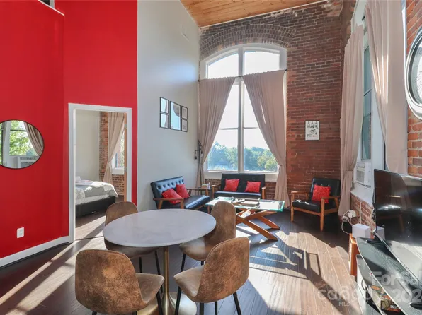 201 S Hoskins Rd APT 335, Charlotte, NC 28208