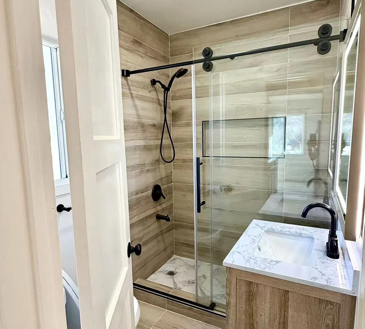 1 bed, 700 sqft, $2,100 — Photo 4