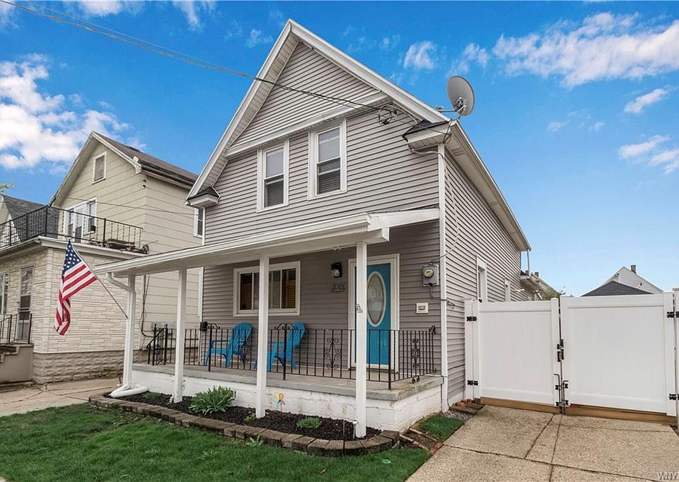 1st image of 220 Barnard St