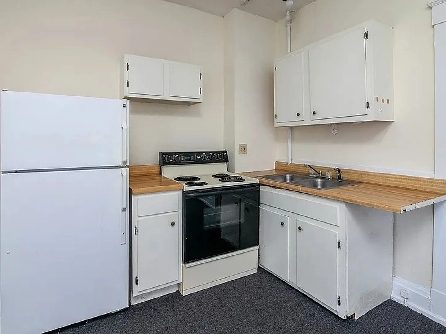 4 bed, 1.0 bath, 2000 sqft, $1,899 — Photo 1