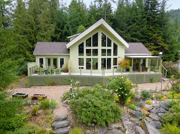 423 Felix Jack Rd, Southern Gulf Islands, BC V0N 2J2