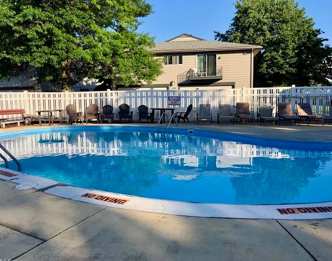 2 bed, 924 sqft, $1,800 — Photo 4