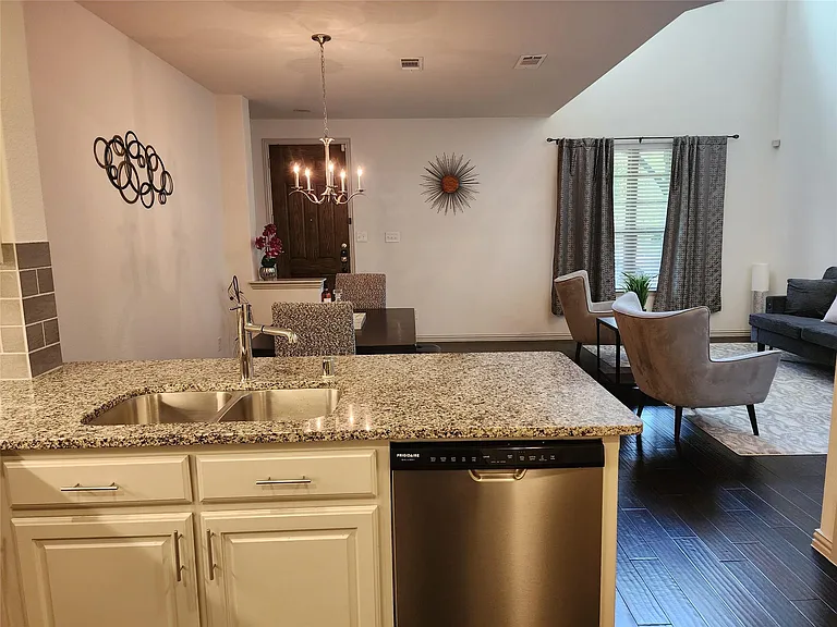 4126 Cascade Sky Dr — Photo 10