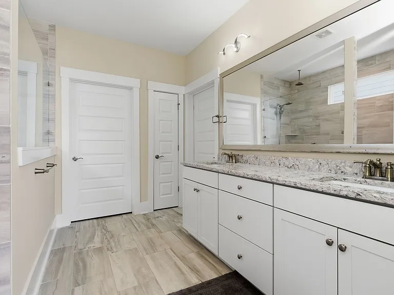7129 Spoleto Dr — Photo 30