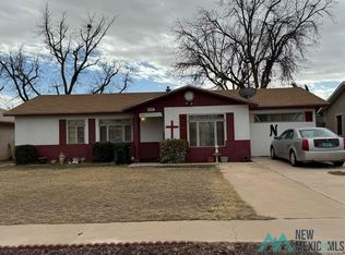 1405 Normandy St, Carlsbad, NM 88220