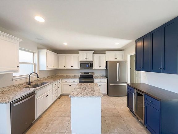 2nd image of 216 NE Greystone Way