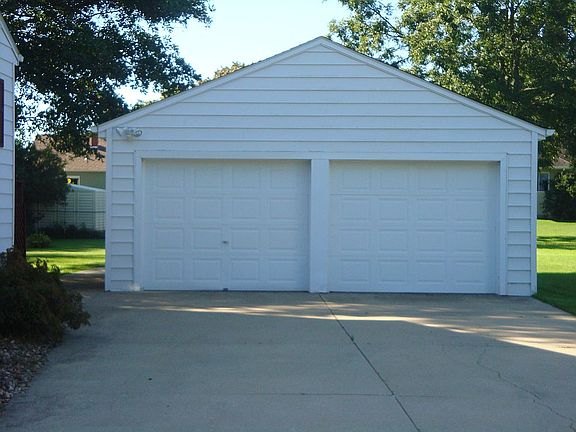 Oversized Garage
