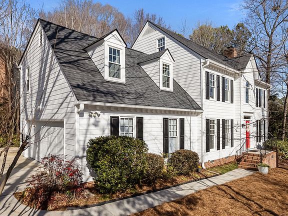 2nd image of 1000 Chimney Hill Dr
