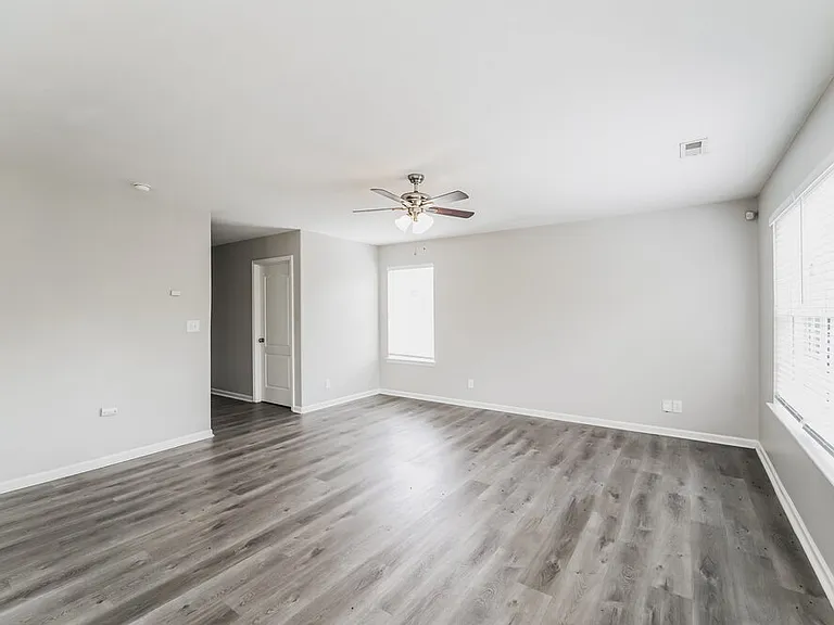 6913 Seney Dr — Photo 6