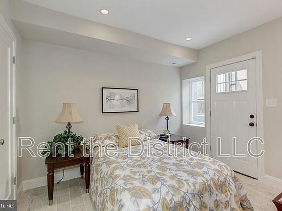 3rd image of 15 Q St NW Unit B