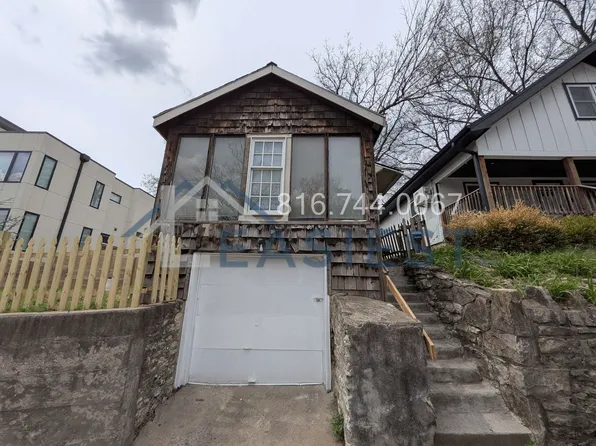 4612 Genessee St, Kansas City, MO 64112