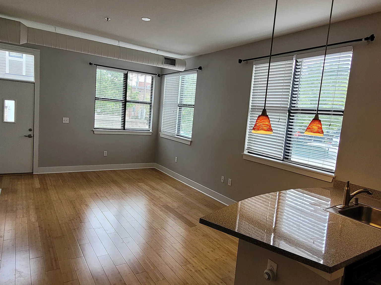 1 bed, 649 sqft, $1,600 — Photo 3