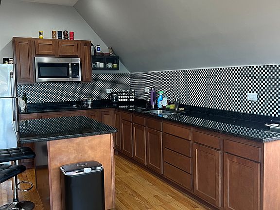 4th image of 2928 N Allen Ave