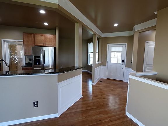 3rd image of 9151 Pine Valley Dr