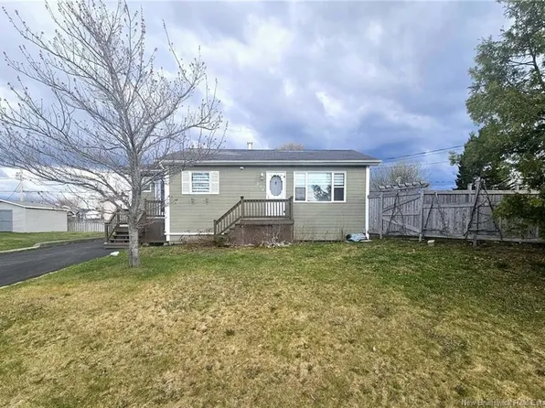 239 Godin, Beresford, NB E8K 1T4