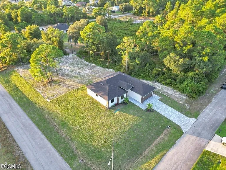 1601 Clark Ave — Photo 32