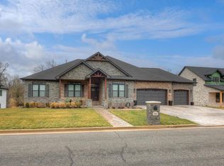 1923 Highlander Dr, Joplin, MO 64804