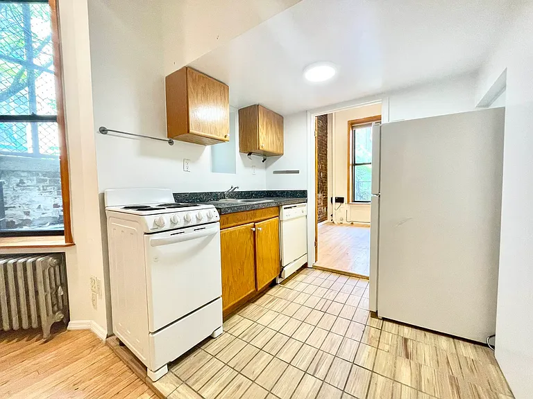 25 King St #1RW — Photo 4