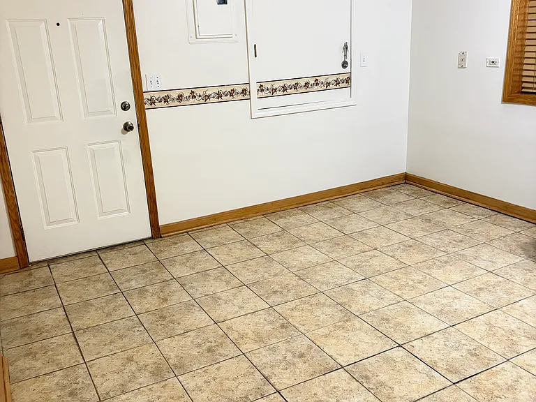 2827 N Springfield Ave #1 — Photo 9