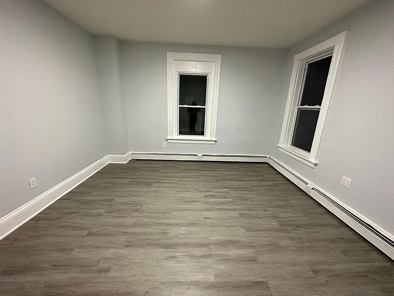 178 Clarence St #2 — Photo 17