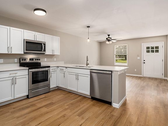 3rd image of 1282 Lockbourne Rd