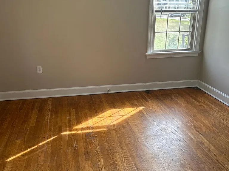 1107 W Rowan St — Photo 10