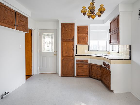5th image of 28071 S Clements Cir