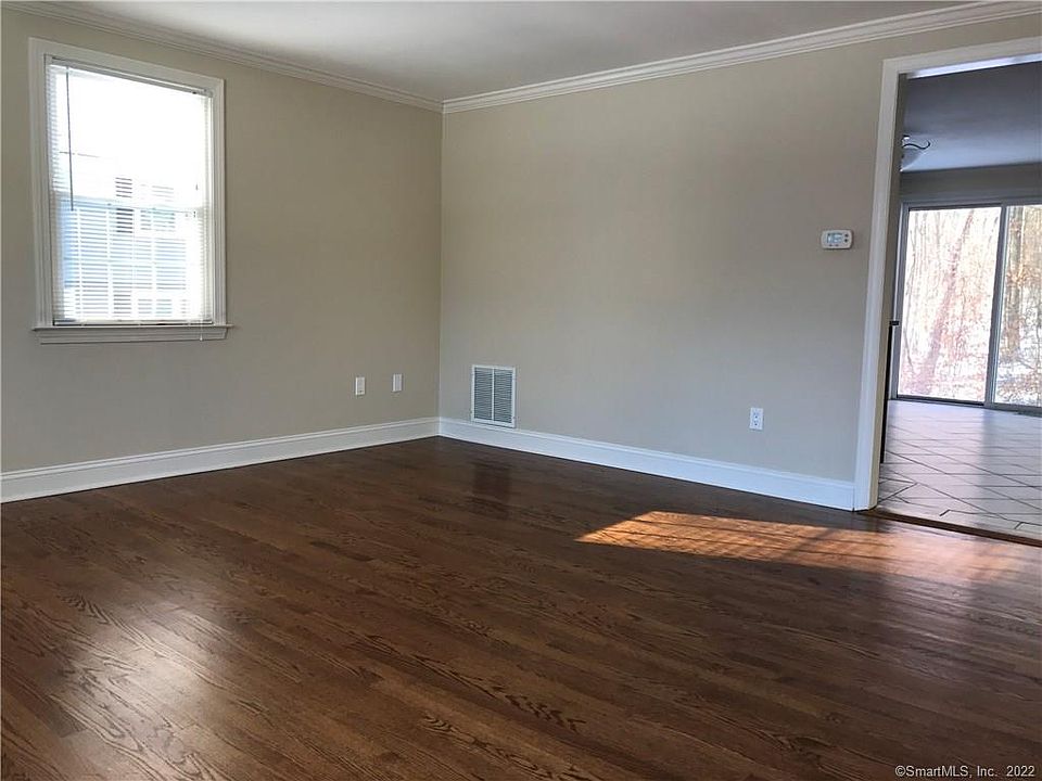 1st image of 19 Redbud Ln #19