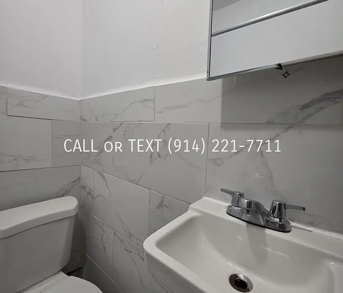 105 Maple St — Photo 1
