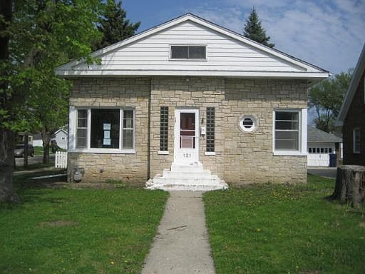 1st image of 121 Burton St