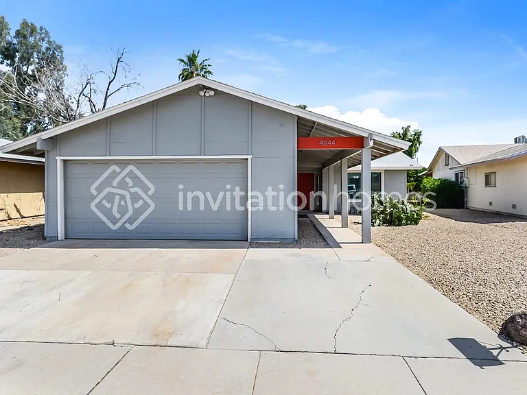 4844 W Townley Ave — Photo 1