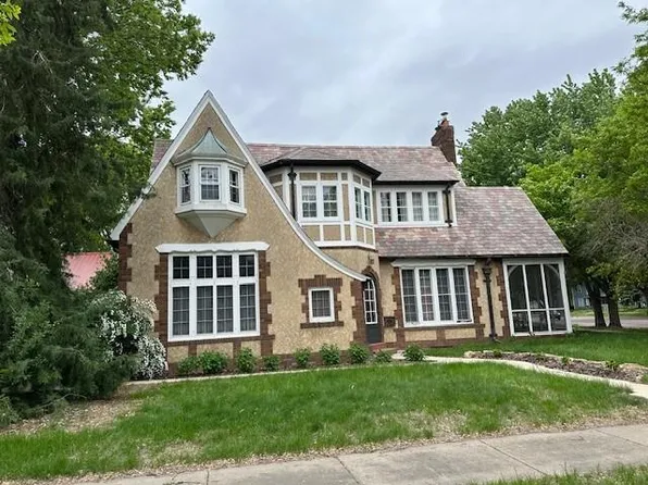 100 Wood St S, Jordan, MN 55352