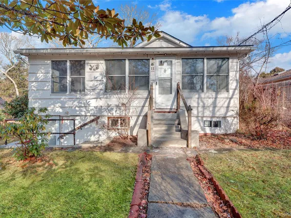 11 Island Road, Sound Beach, NY 11789