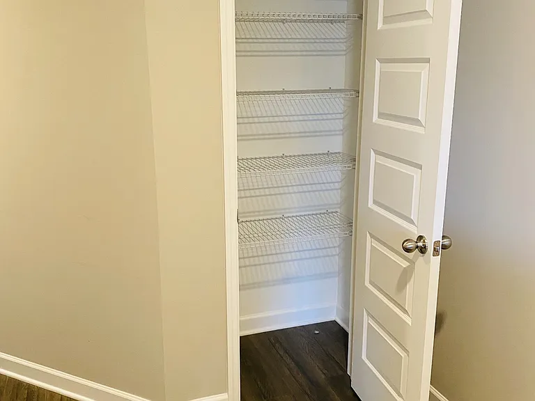 352 Banbury Dr — Photo 25