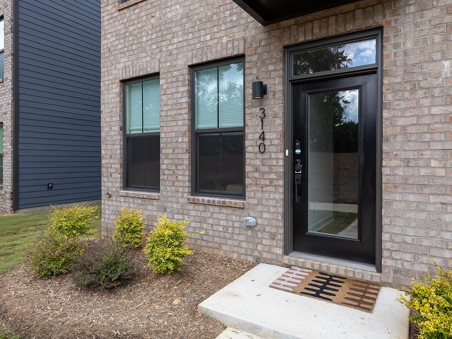 3 bed, 3.5 bath, 1640 sqft, $2,900 — Photo 2