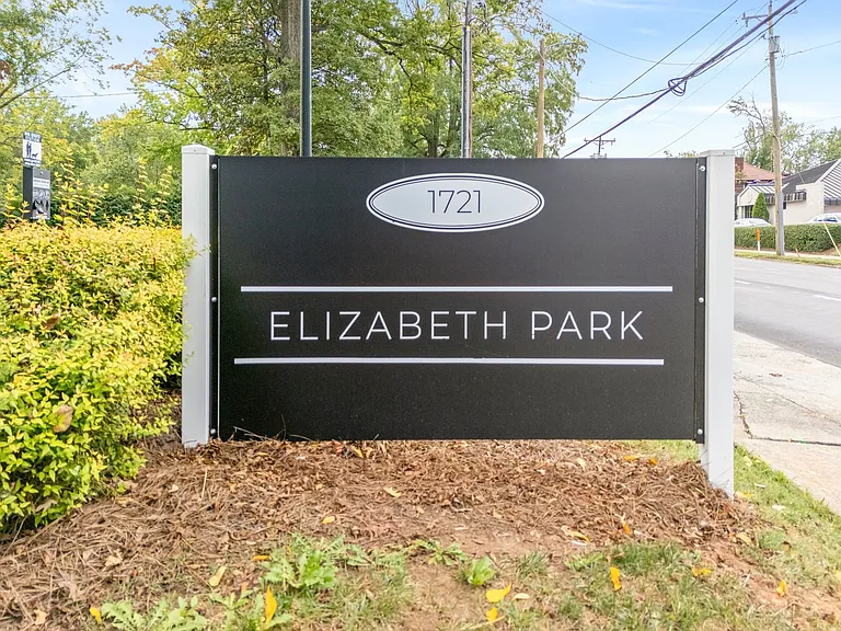 Elizabeth Park — Photo 32