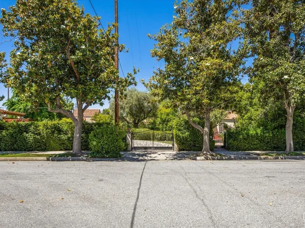 2217 B St, Bakersfield, CA 93301