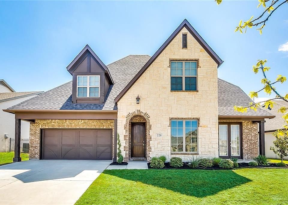 1st image of 228 Parkview Dr