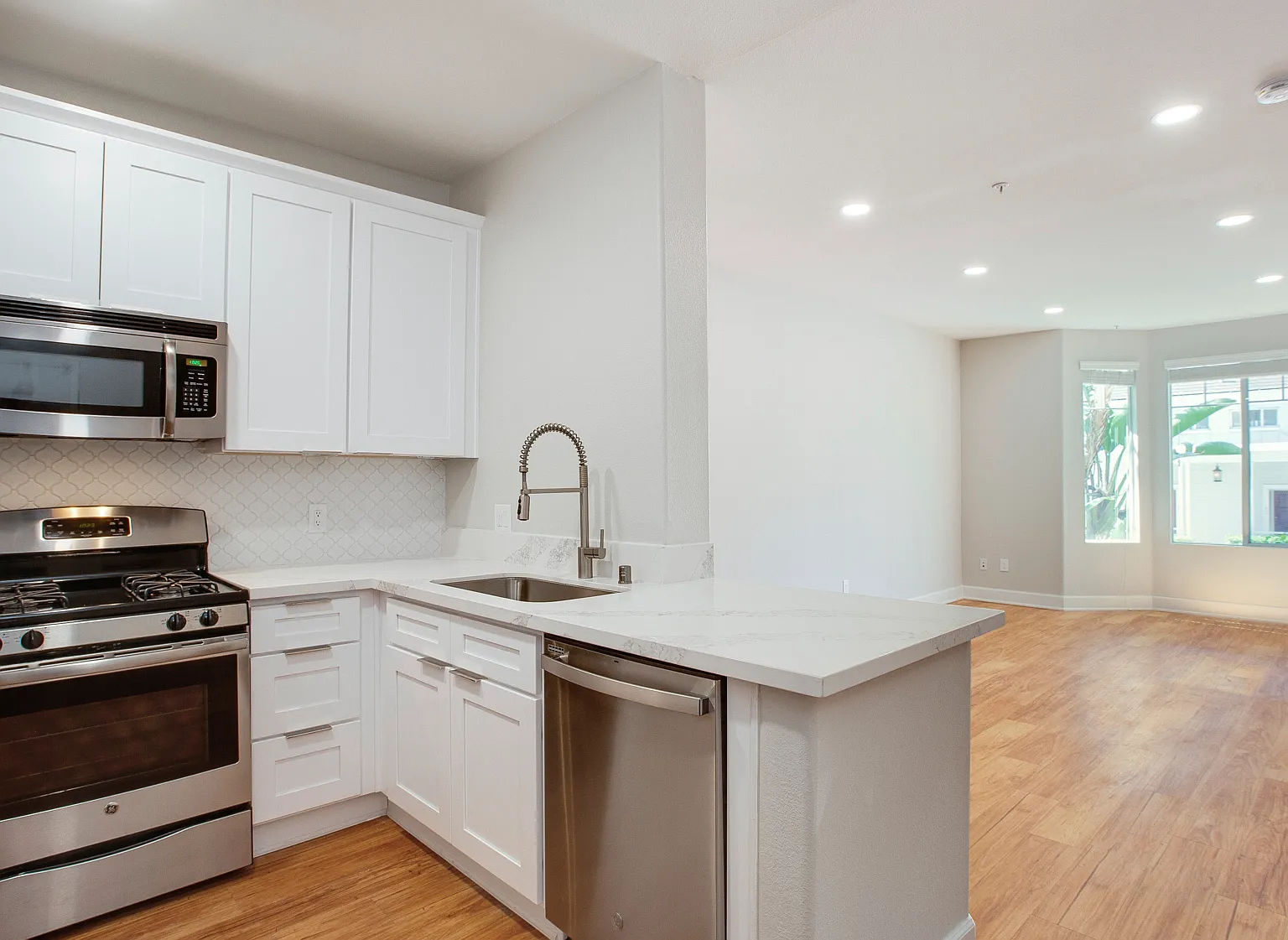 1 bed, 710 sqft, $3,271 — Photo 1