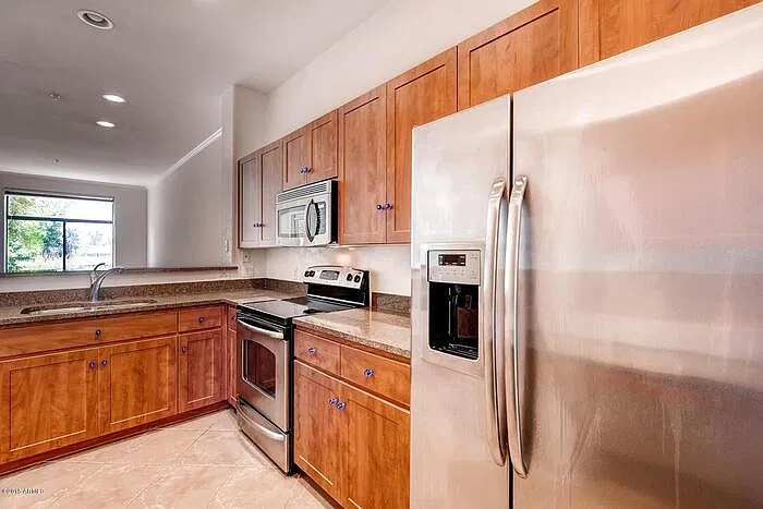 1 bed, 1.0 bath, 866 sqft, $1,710 — Photo 4