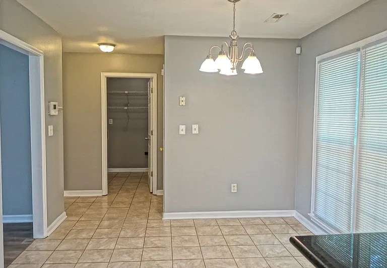 111 Scarlet Oak Cir — Photo 4