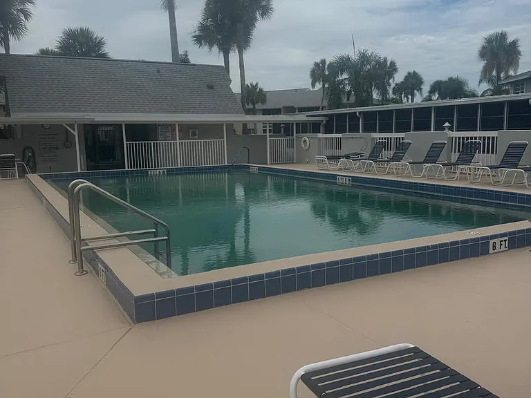 975 Sonesta Ave NE #201 — Photo 4