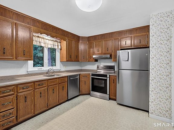 2nd image of 59 Countryside Drive