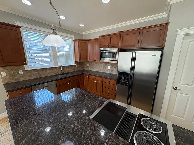 2504 Fir Crest Blvd — Photo 13