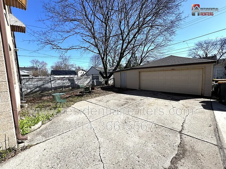 2238 S 82nd St — Photo 10
