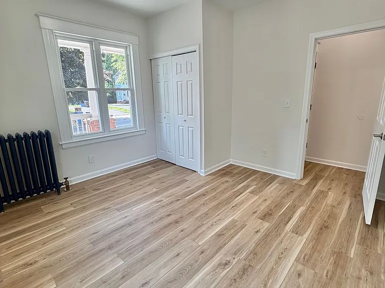 699 Stanley St — Photo 15