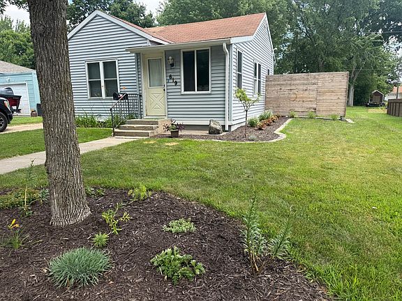 2nd image of 619 Washburne Ave