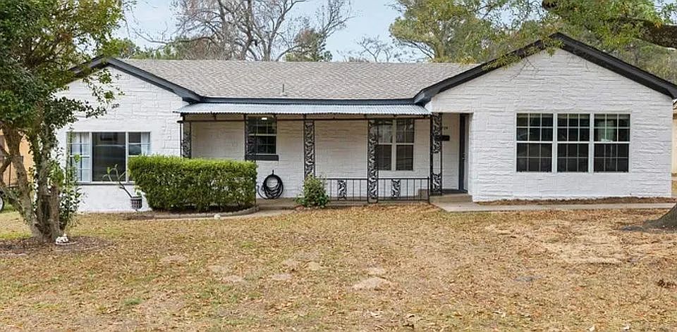 1st image of 1709 Mockingbird Ln