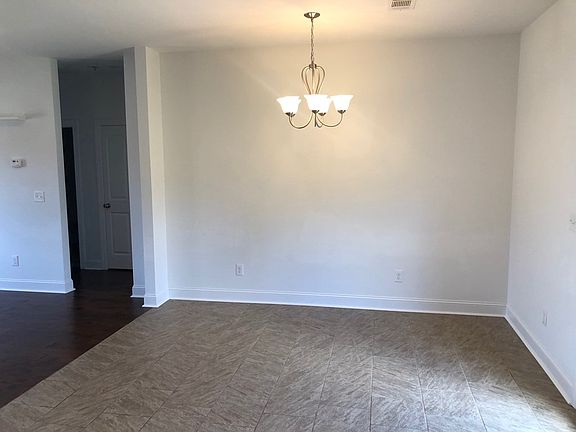 4th image of 138 Cross Creek Dr