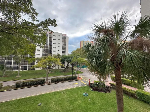 17021 N Bay Rd APT 320-4, Sunny Isles Beach, FL 33160